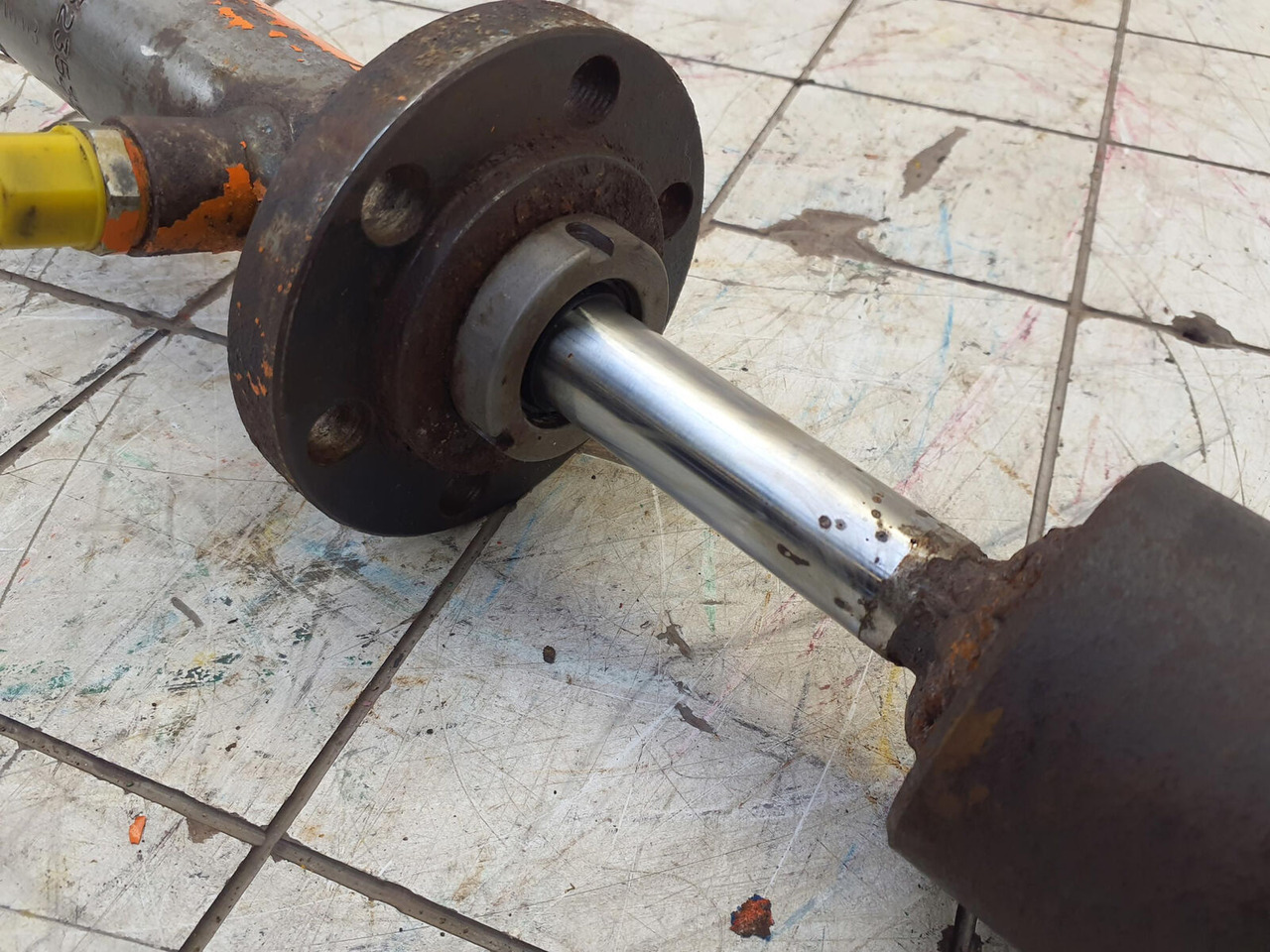 Grove GMK 3055 turn table locking - Hidráulica por Grua móvel: foto 5 Grove GMK 3055 turn table locking - Hidráulica por Grua móvel: foto 5