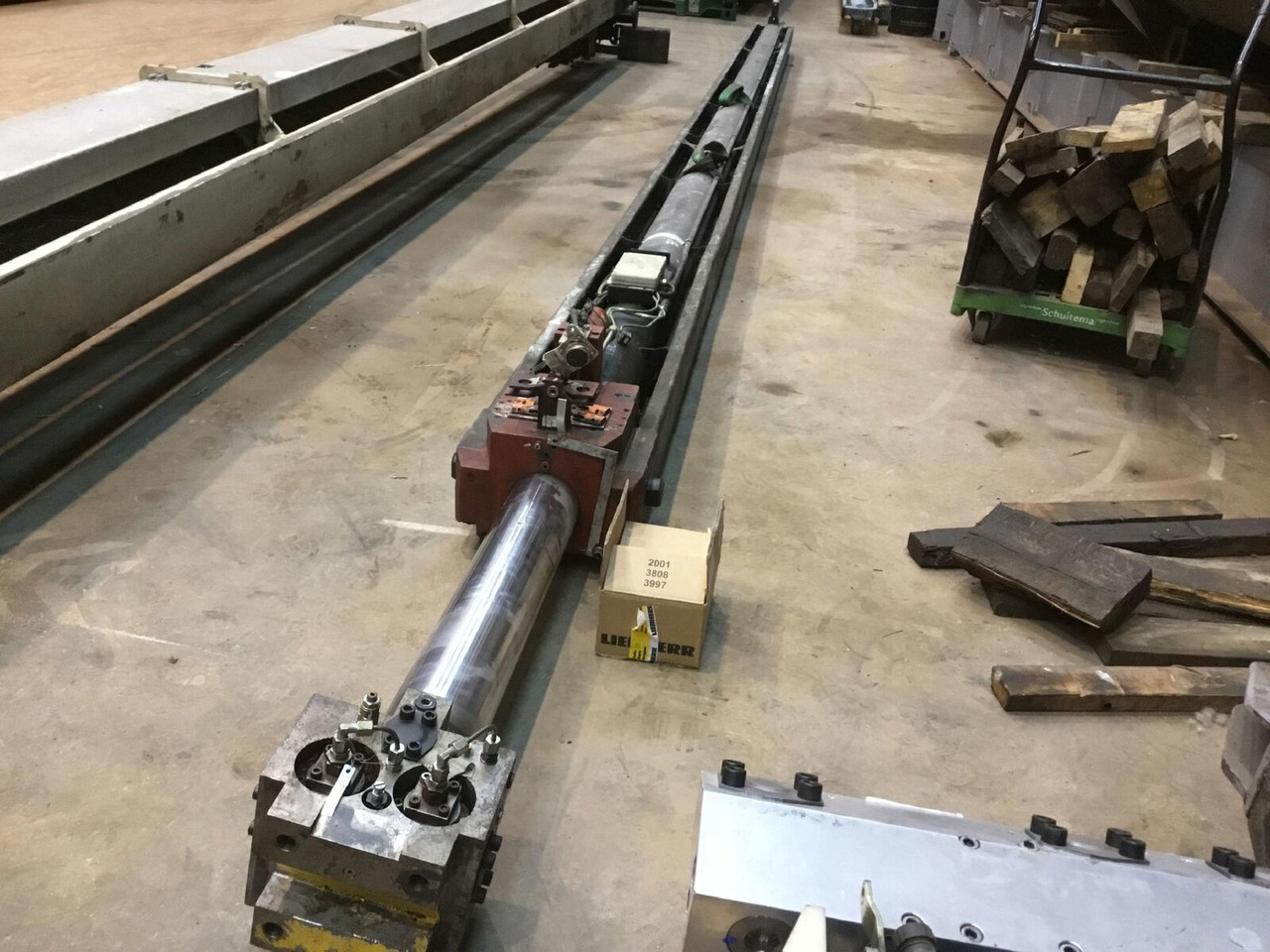 Grove GMK 4075 Telescopic boom cylinder - Cilindro hidráulico por Grua móvel: foto 2 Grove GMK 4075 Telescopic boom cylinder - Cilindro hidráulico por Grua móvel: foto 2