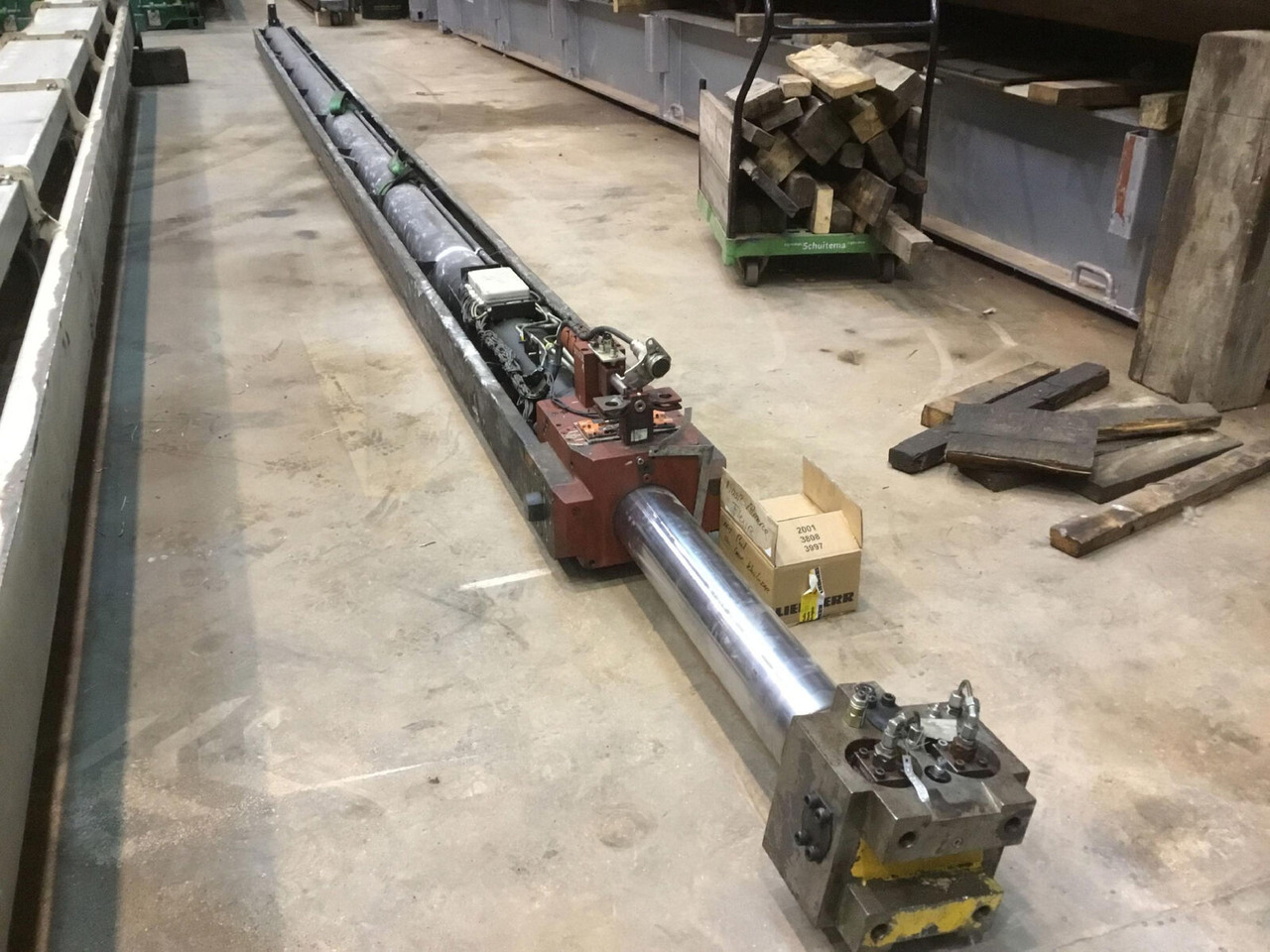 Grove GMK 4075 Telescopic boom cylinder - Cilindro hidráulico por Grua móvel: foto 1 Grove GMK 4075 Telescopic boom cylinder - Cilindro hidráulico por Grua móvel: foto 1