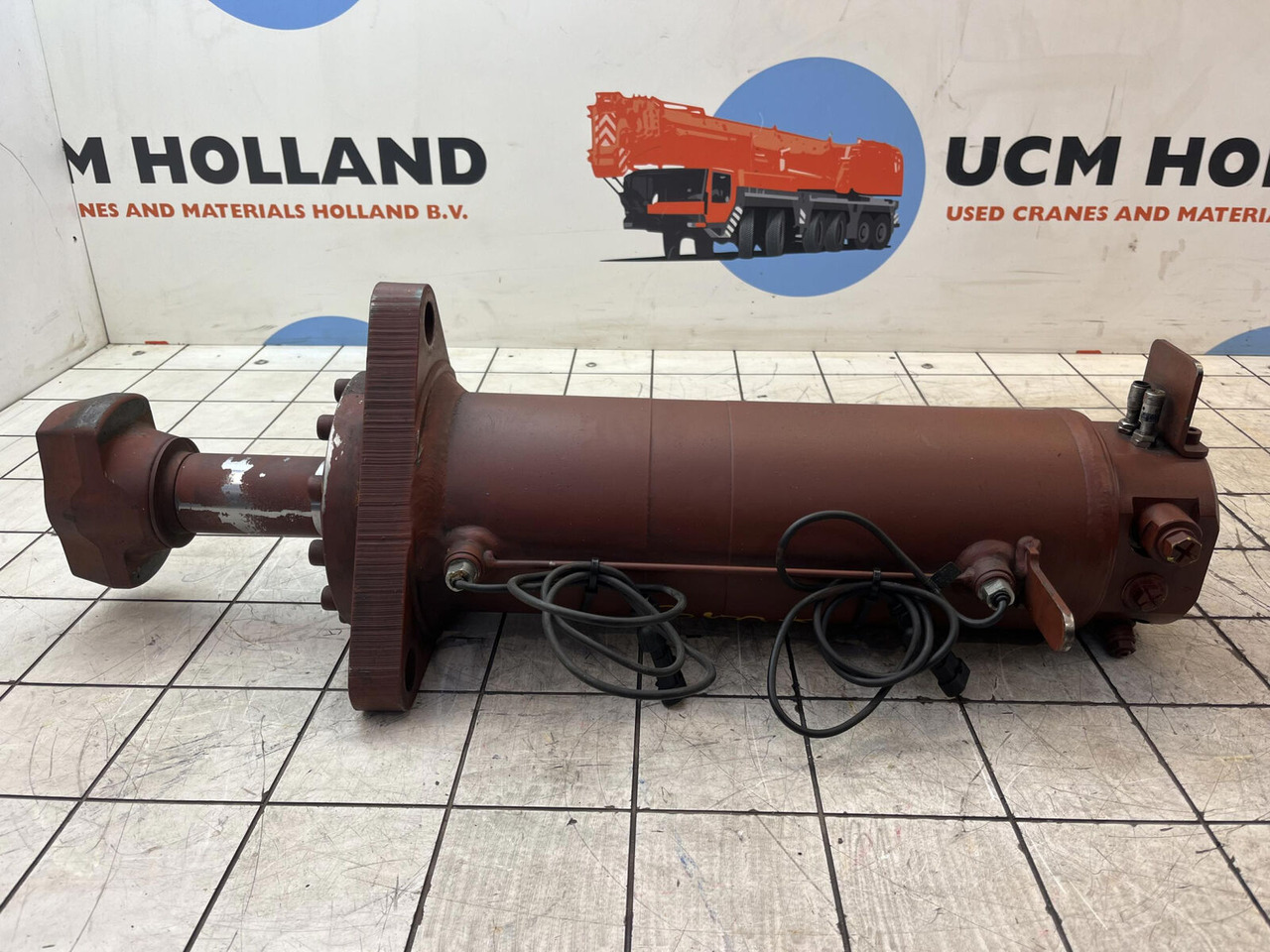 Grove GMK counterweight cylinder - Cilindro hidráulico por Grua móvel: foto 1 Grove GMK counterweight cylinder - Cilindro hidráulico por Grua móvel: foto 1