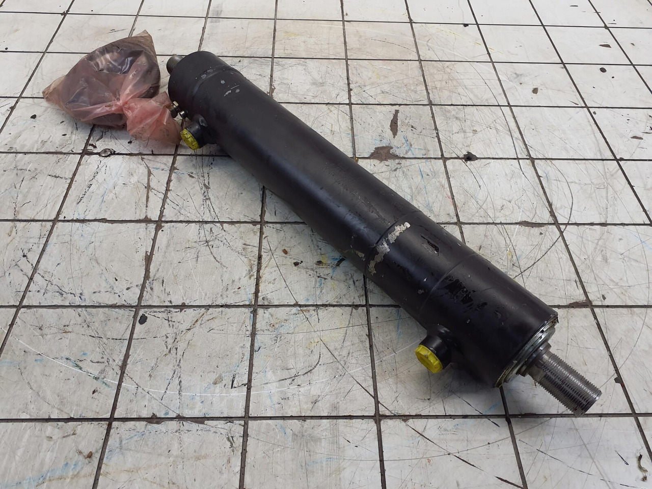 Grove GMK steering cylinder with length sensor - Cilindro hidráulico por Grua móvel: foto 3 Grove GMK steering cylinder with length sensor - Cilindro hidráulico por Grua móvel: foto 3