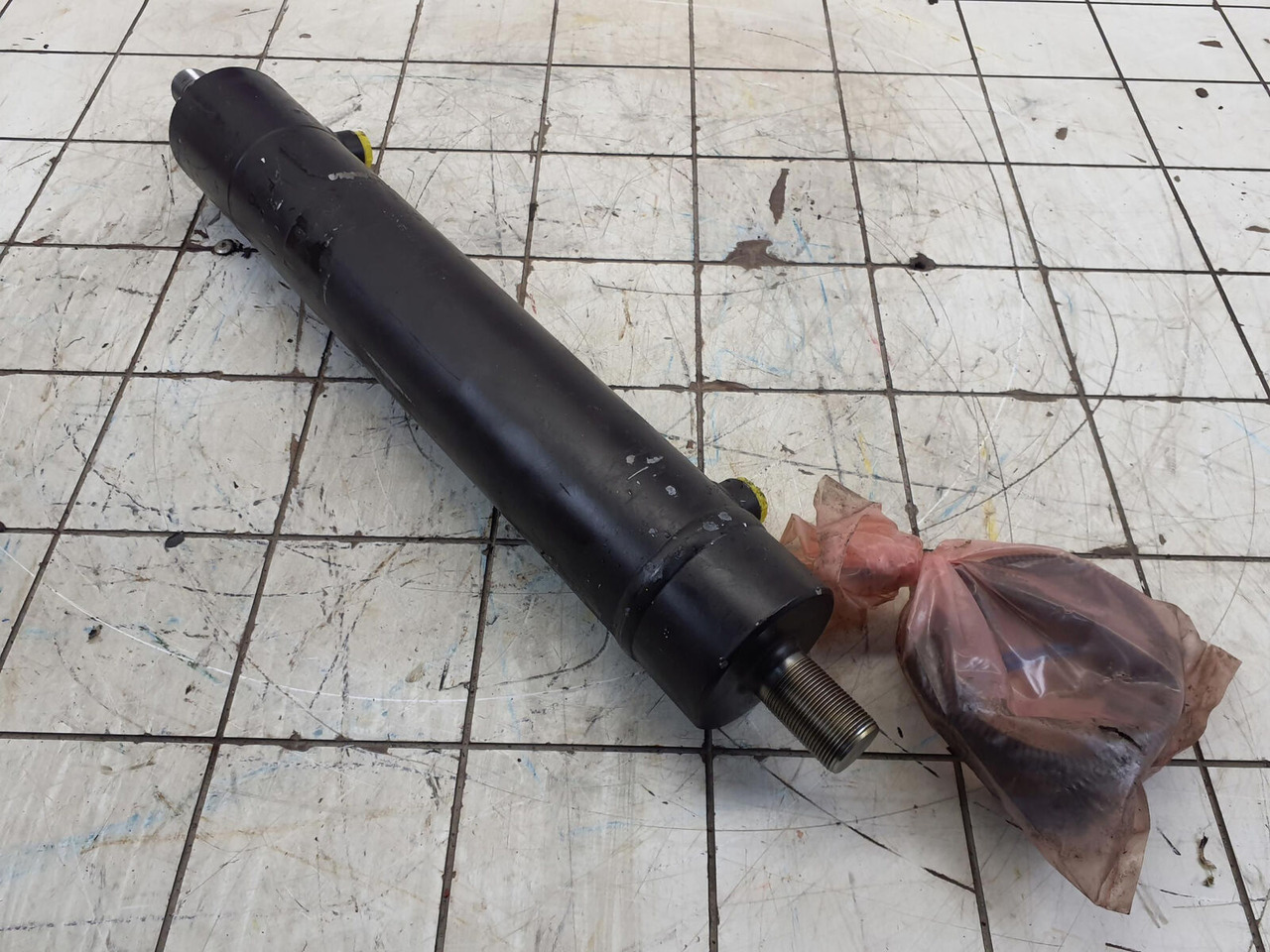 Grove GMK steering cylinder with length sensor - Cilindro hidráulico por Grua móvel: foto 1 Grove GMK steering cylinder with length sensor - Cilindro hidráulico por Grua móvel: foto 1