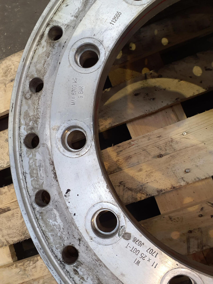 Grove Rear ring 445/95R25 12 8.8 2p Alu - Jante: foto 5 Grove Rear ring 445/95R25 12 8.8 2p Alu - Jante: foto 5