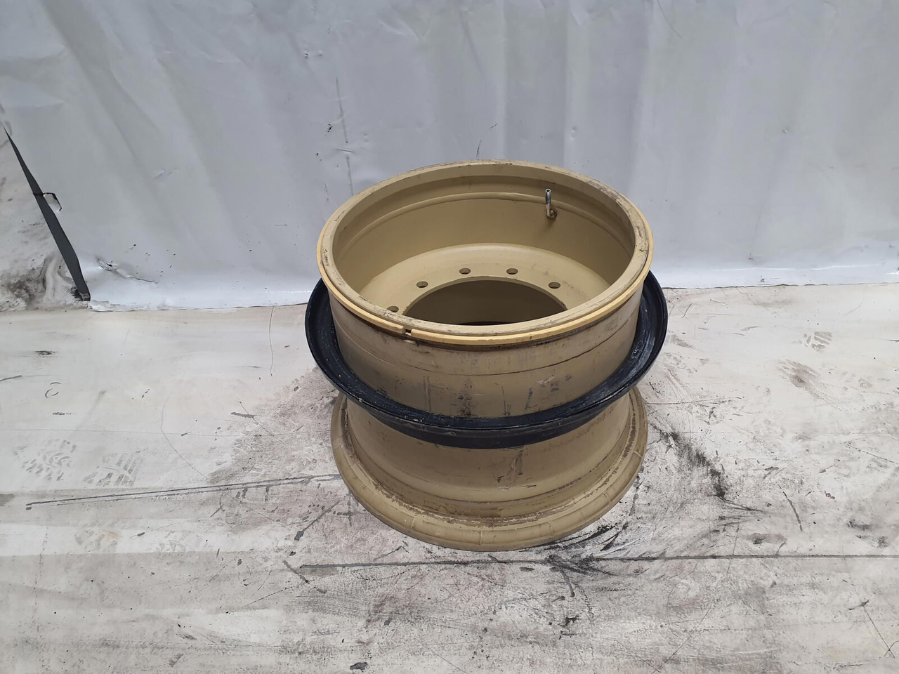 Grove Rim 525/80R25 12 20.5 3p - Jante: foto 1 Grove Rim 525/80R25 12 20.5 3p - Jante: foto 1