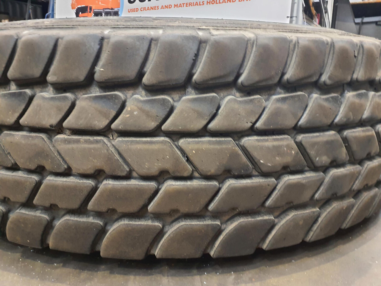Grove Wheel 445/95R25 12 13.4 2p alu - Roda completa: foto 3 Grove Wheel 445/95R25 12 13.4 2p alu - Roda completa: foto 3