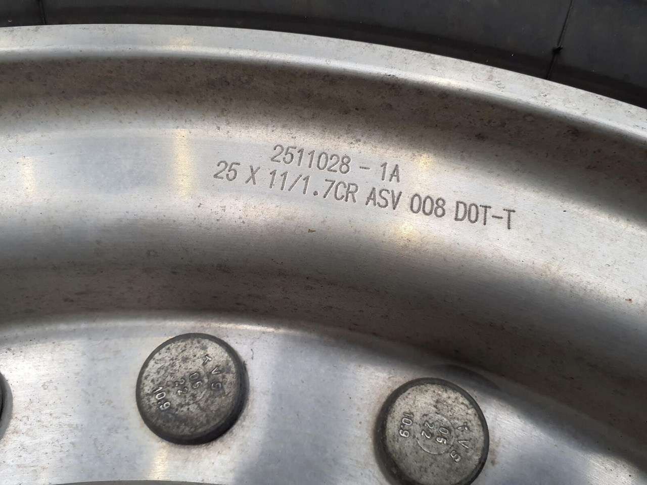 Grove Wheel 445/95R25 12 9 2p alu - Roda completa por Guindaste: foto 4 Grove Wheel 445/95R25 12 9 2p alu - Roda completa por Guindaste: foto 4