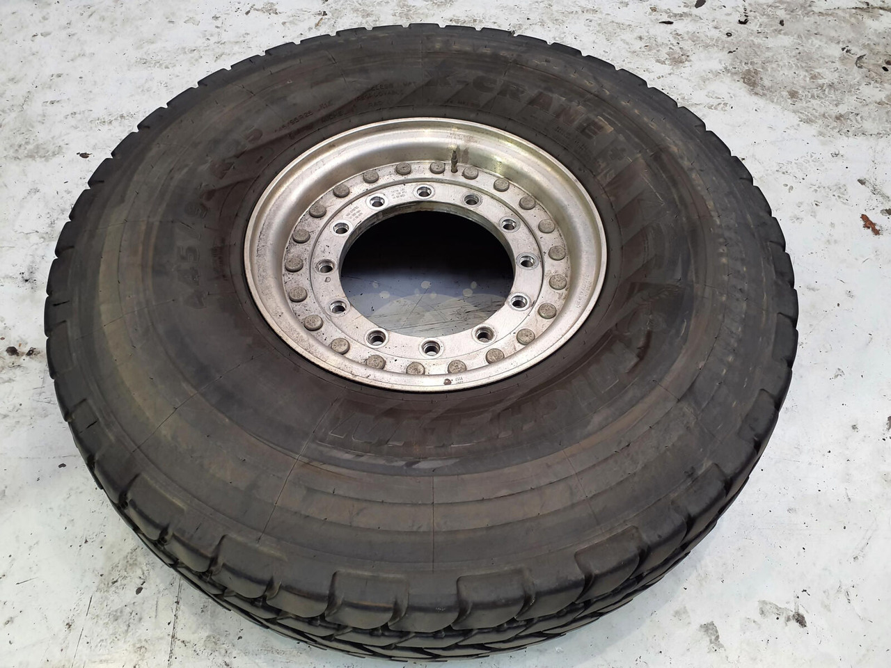 Grove Wheel 445/95R25 12 9 2p alu - Roda completa por Guindaste: foto 3 Grove Wheel 445/95R25 12 9 2p alu - Roda completa por Guindaste: foto 3