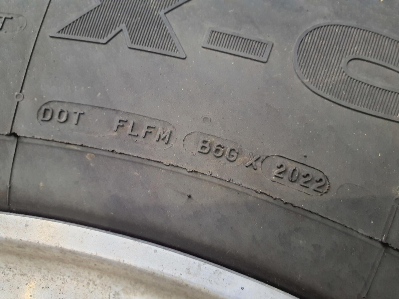 Grove Wheel 445/95R25 12 9 2p alu - Roda completa por Guindaste: foto 4 Grove Wheel 445/95R25 12 9 2p alu - Roda completa por Guindaste: foto 4