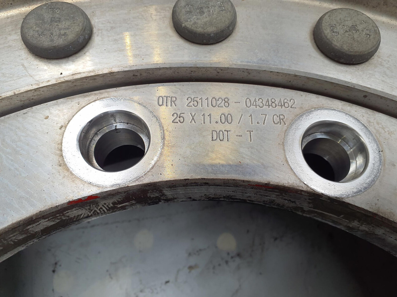 Grove Wheel 445/95R25 12 9 2p alu - Roda completa por Guindaste: foto 5 Grove Wheel 445/95R25 12 9 2p alu - Roda completa por Guindaste: foto 5