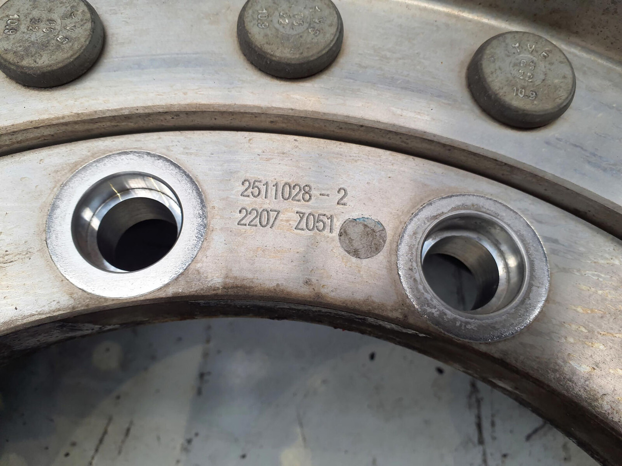 Grove Wheel 445/95R25 12 9 2p alu - Roda completa por Guindaste: foto 4 Grove Wheel 445/95R25 12 9 2p alu - Roda completa por Guindaste: foto 4
