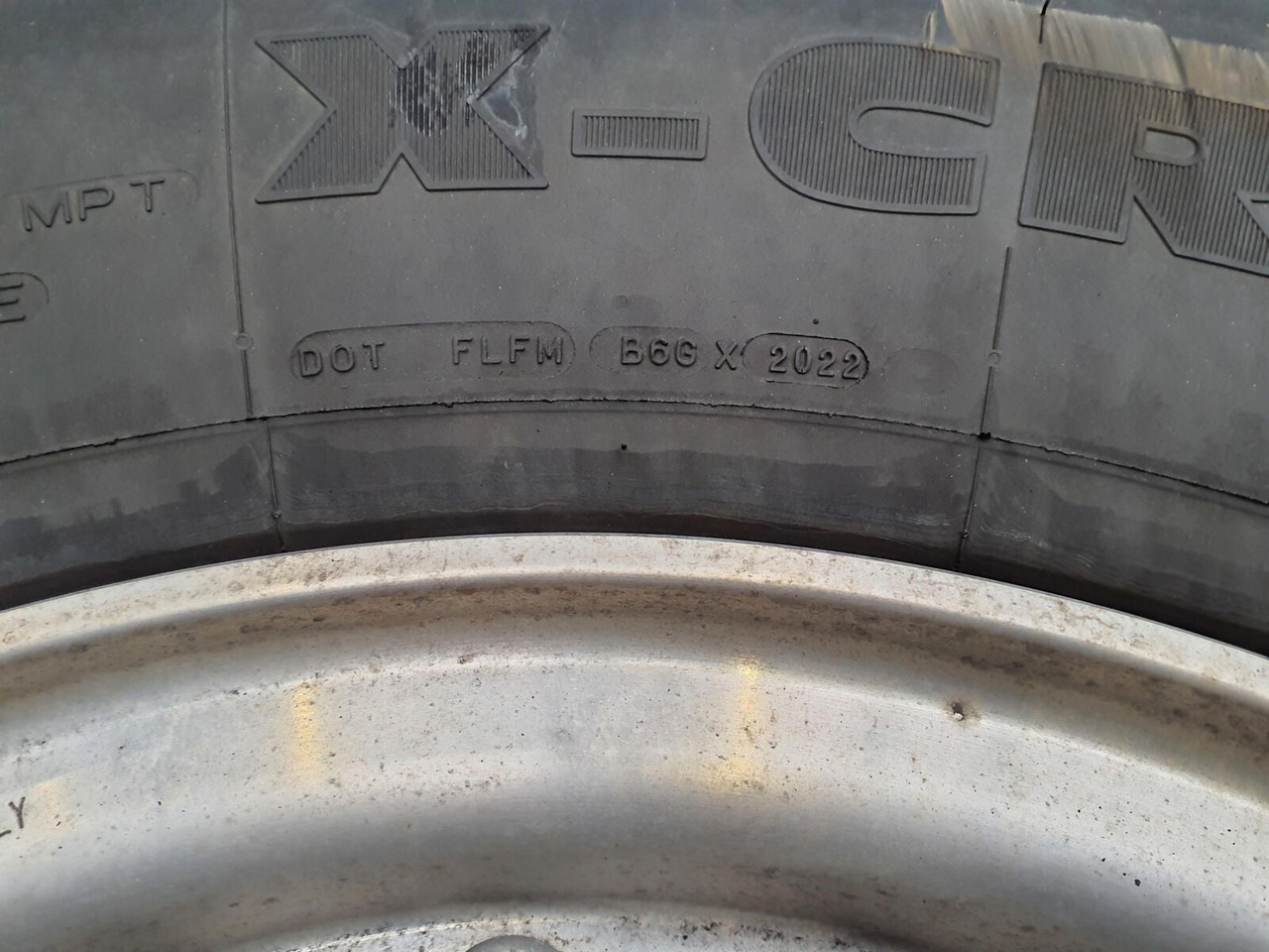 Grove Wheel 445/95R25 12 9 2p alu - Roda completa por Guindaste: foto 4 Grove Wheel 445/95R25 12 9 2p alu - Roda completa por Guindaste: foto 4
