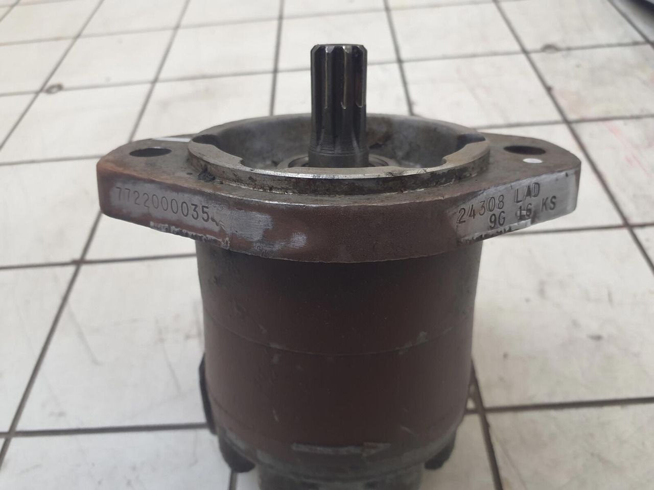 Grove steering pump - Bomba de direção por Guindaste: foto 5 Grove steering pump - Bomba de direção por Guindaste: foto 5