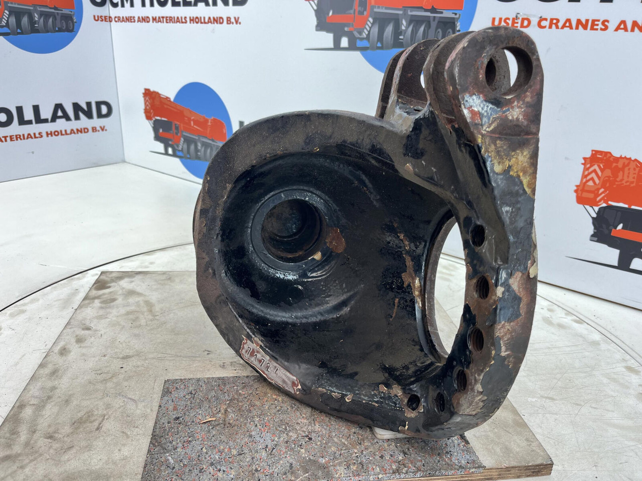 Krupp KMK 3045 Steering knuckle 16 holes - Manga de eixo por Grua móvel: foto 5 Krupp KMK 3045 Steering knuckle 16 holes - Manga de eixo por Grua móvel: foto 5
