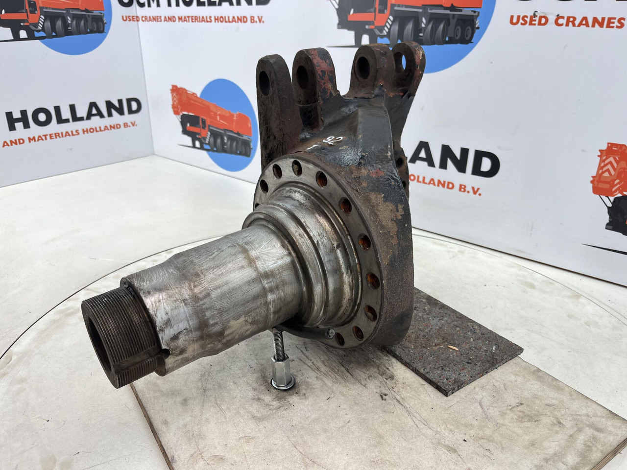 Krupp KMK 3045 Steering knuckle 16 holes - Manga de eixo por Grua móvel: foto 1 Krupp KMK 3045 Steering knuckle 16 holes - Manga de eixo por Grua móvel: foto 1