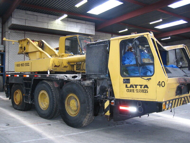 Krupp KMK 3045 for parts - Grua móvel: foto 2 Krupp KMK 3045 for parts - Grua móvel: foto 2