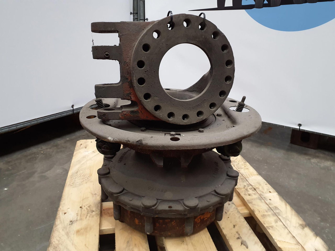 Krupp KMK 4070 Megatrack axle housing - Manga de eixo por Grua móvel: foto 4 Krupp KMK 4070 Megatrack axle housing - Manga de eixo por Grua móvel: foto 4