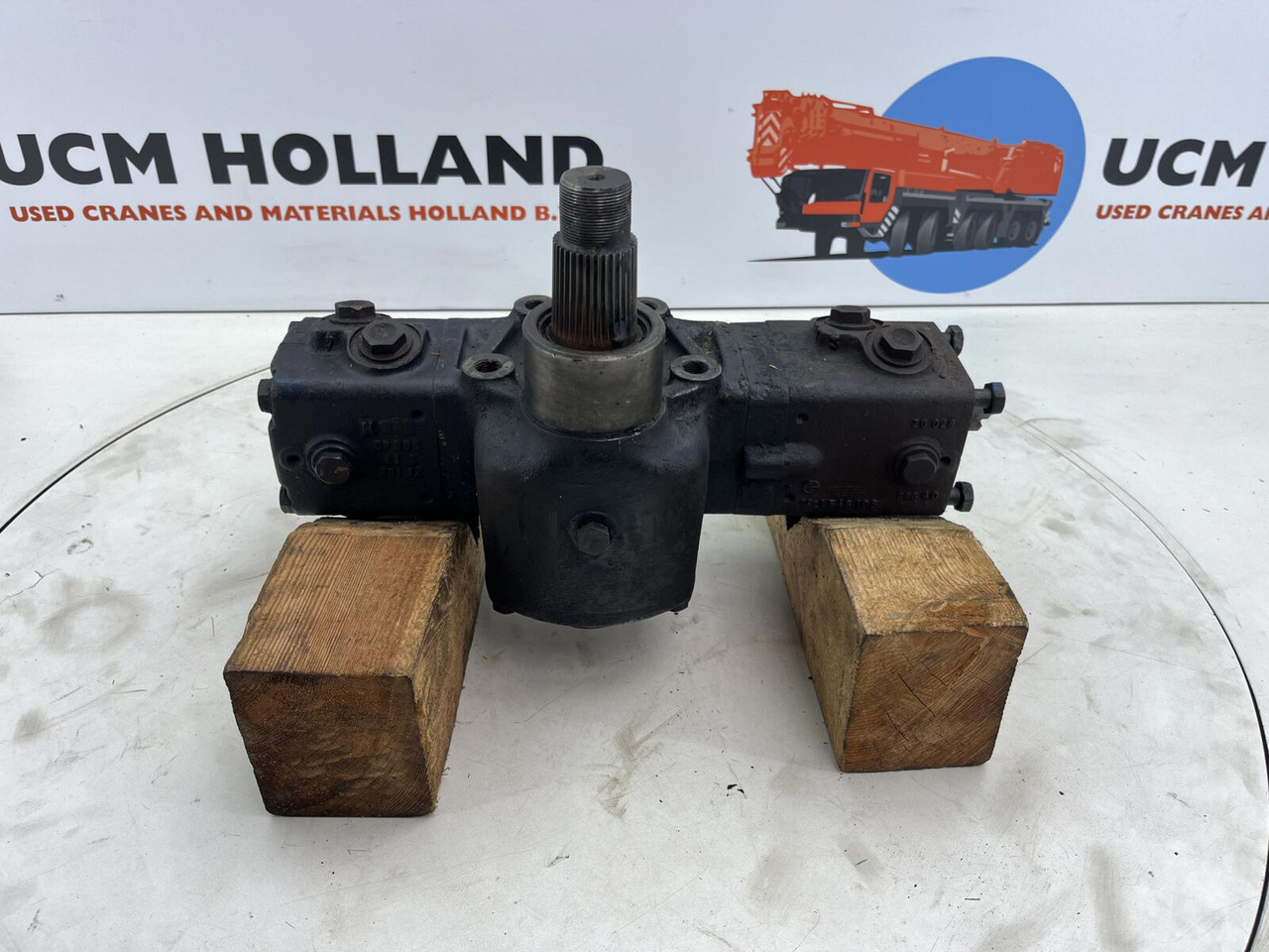 Krupp KMK 4070 steering box only for parts - Caixa de direção por Grua móvel: foto 3 Krupp KMK 4070 steering box only for parts - Caixa de direção por Grua móvel: foto 3