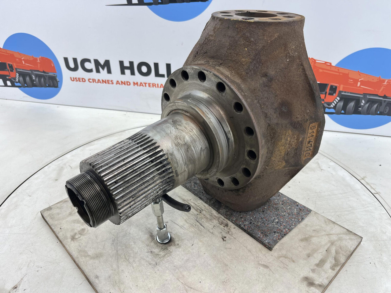 Krupp KMK 5100 Steering knuckle 16 holes axle 1 - Manga de eixo por Grua móvel: foto 1 Krupp KMK 5100 Steering knuckle 16 holes axle 1 - Manga de eixo por Grua móvel: foto 1