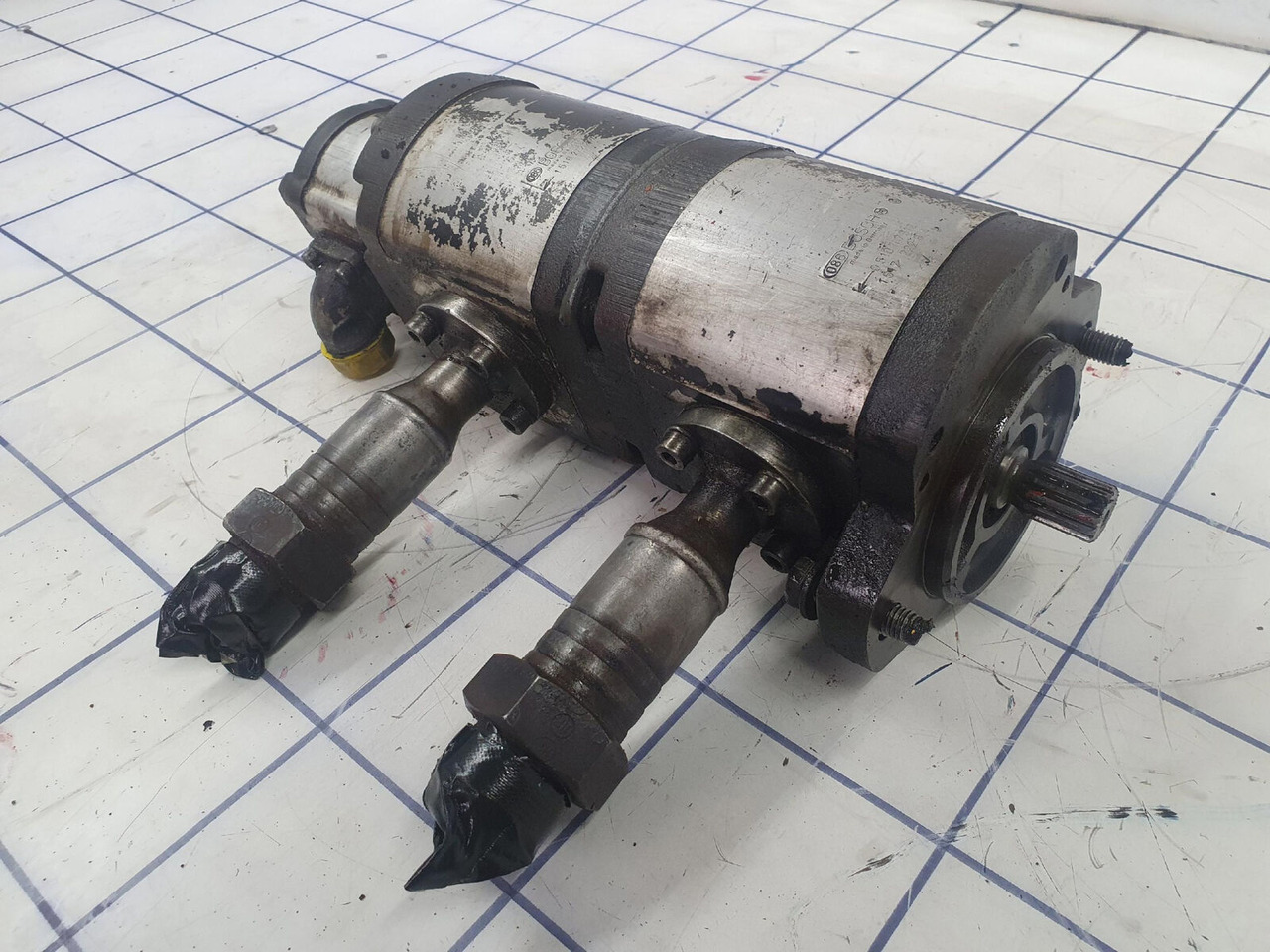 Liebherr LTM 1050-1 TRIPLE GEAR PUMP - Bomba hidráulica por Grua móvel: foto 4 Liebherr LTM 1050-1 TRIPLE GEAR PUMP - Bomba hidráulica por Grua móvel: foto 4