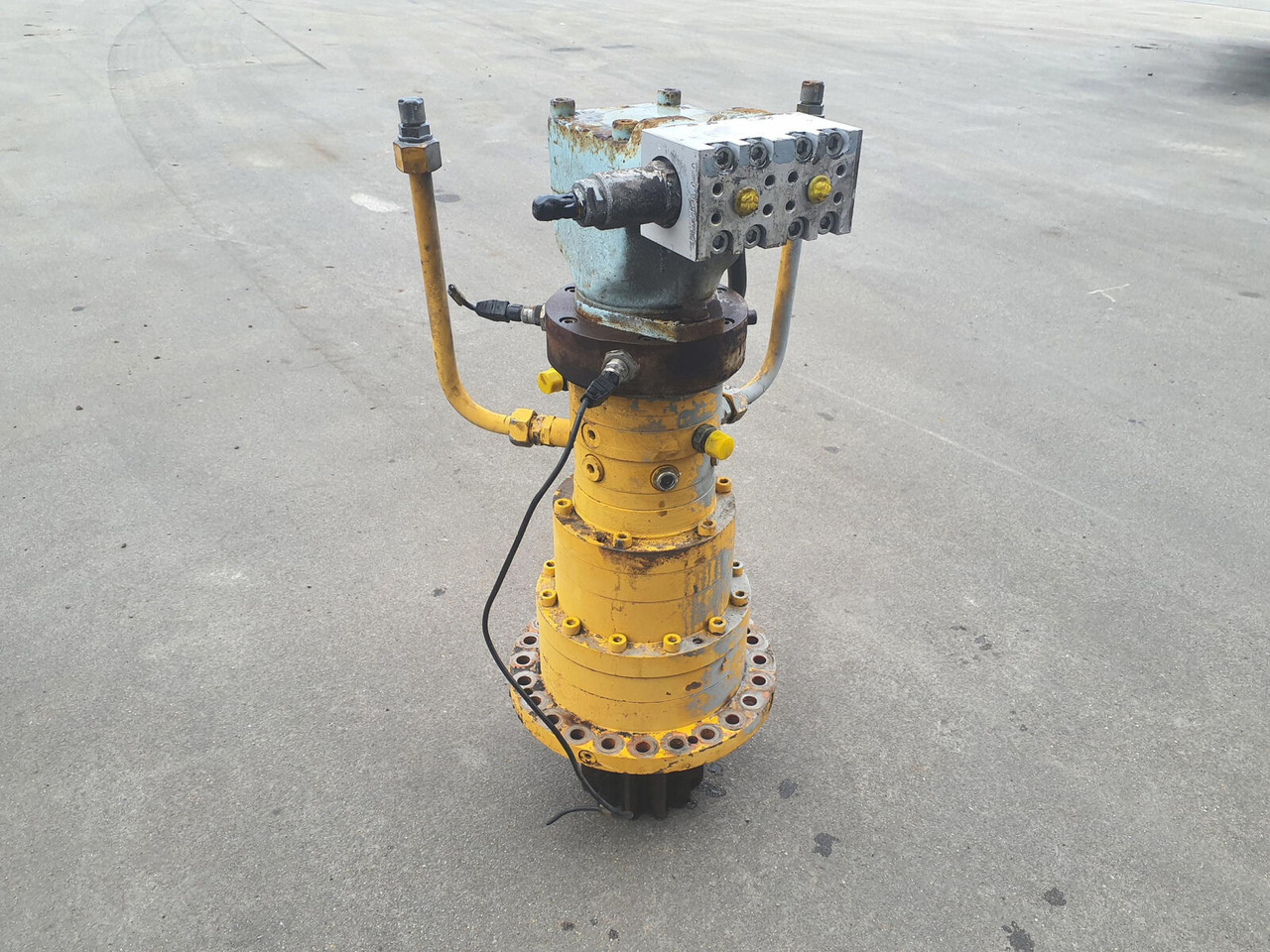 Liebherr LTM 1060-2 Slewing gear - Motor de giro por Grua móvel: foto 2 Liebherr LTM 1060-2 Slewing gear - Motor de giro por Grua móvel: foto 2