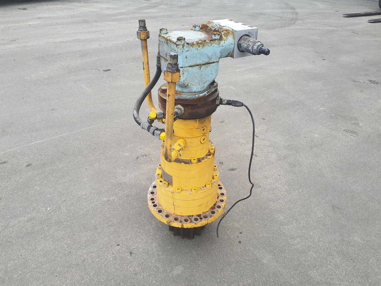Liebherr LTM 1060-2 Slewing gear - Motor de giro por Grua móvel: foto 1 Liebherr LTM 1060-2 Slewing gear - Motor de giro por Grua móvel: foto 1