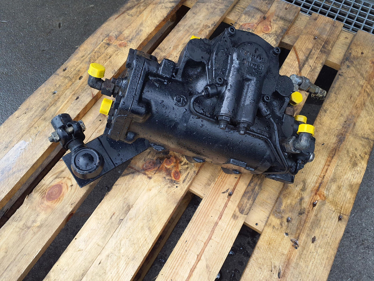 Liebherr LTM 1060-2 steering gear - Caixa de direção por Grua móvel: foto 2 Liebherr LTM 1060-2 steering gear - Caixa de direção por Grua móvel: foto 2