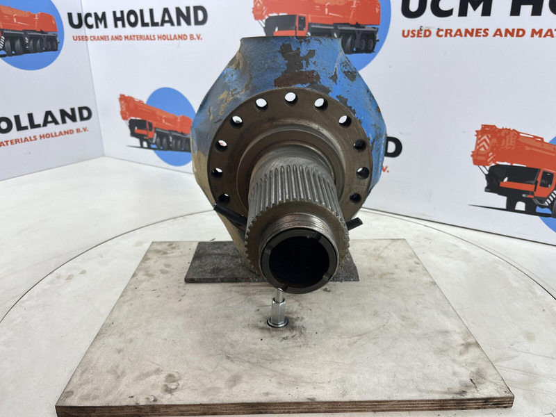 Liebherr LTM 1070 Steering knuckle 16 holes axle 4 - Manga de eixo por Guindaste: foto 2 Liebherr LTM 1070 Steering knuckle 16 holes axle 4 - Manga de eixo por Guindaste: foto 2