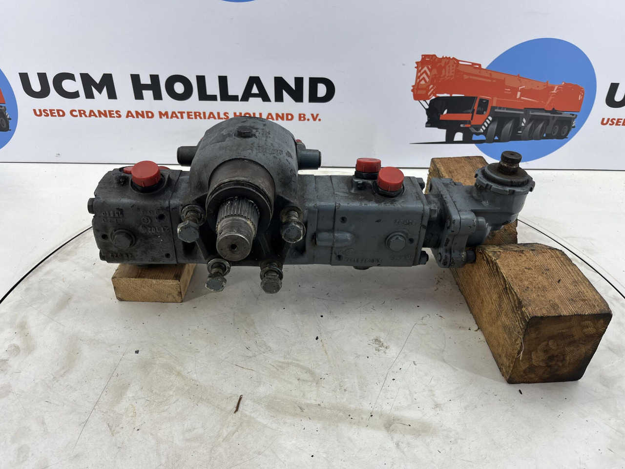 Liebherr LTM 1070 steering box - Caixa de direção por Grua móvel: foto 3 Liebherr LTM 1070 steering box - Caixa de direção por Grua móvel: foto 3