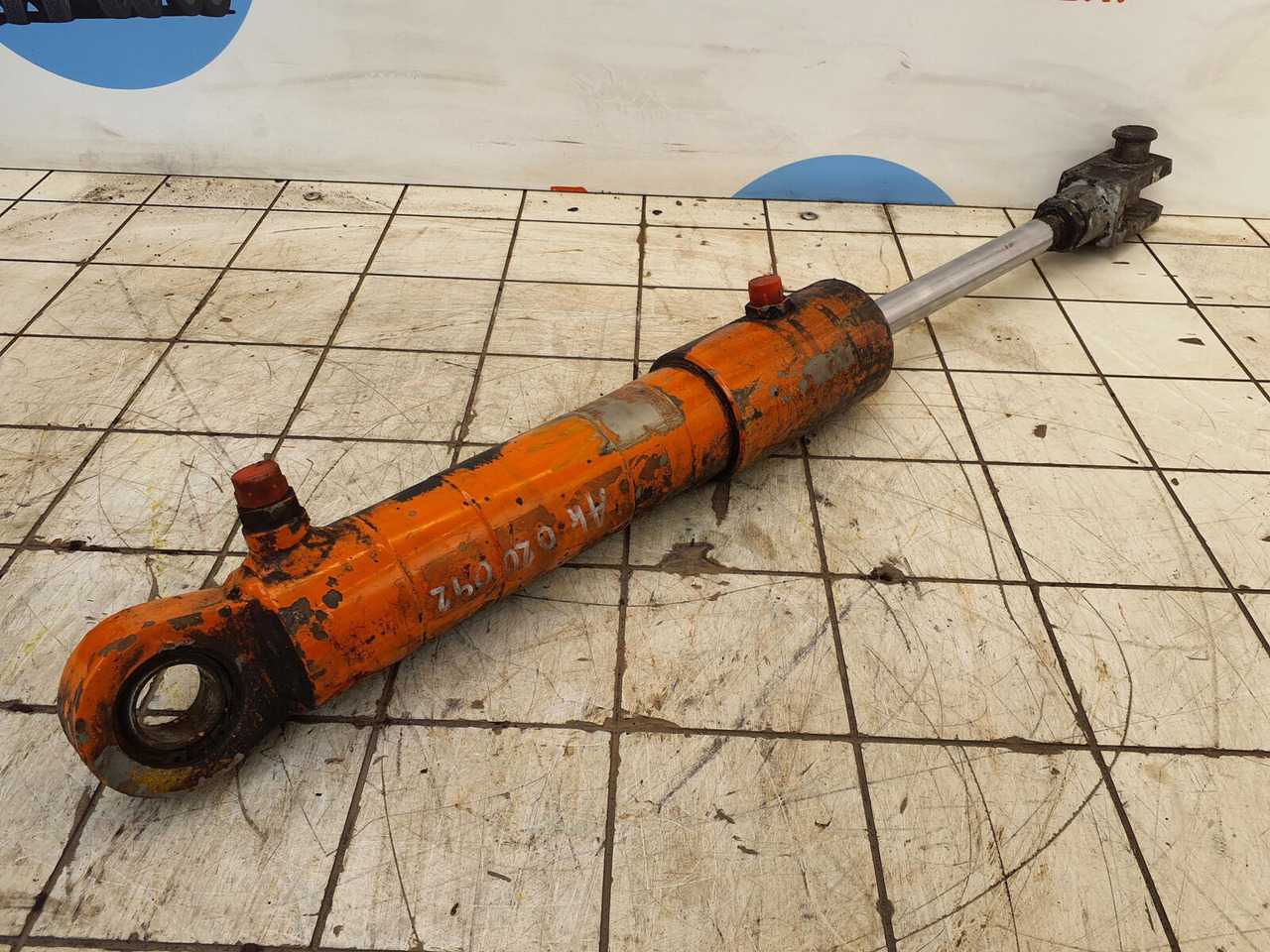 Liebherr LTM 1080 cabin tilt cylinder - Cilindro hidráulico por Grua móvel: foto 4 Liebherr LTM 1080 cabin tilt cylinder - Cilindro hidráulico por Grua móvel: foto 4