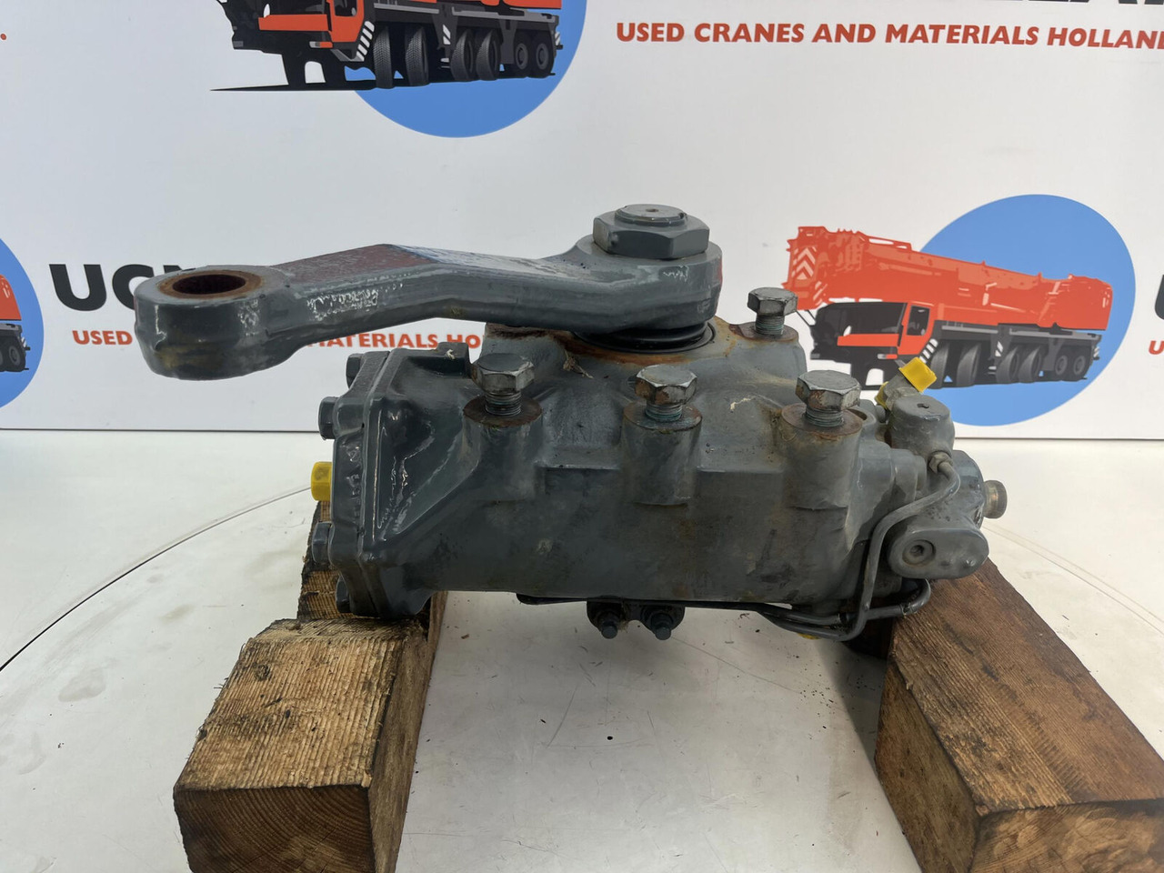 Liebherr LTM 1130-5.1 steering box - Caixa de direção por Grua móvel: foto 3 Liebherr LTM 1130-5.1 steering box - Caixa de direção por Grua móvel: foto 3