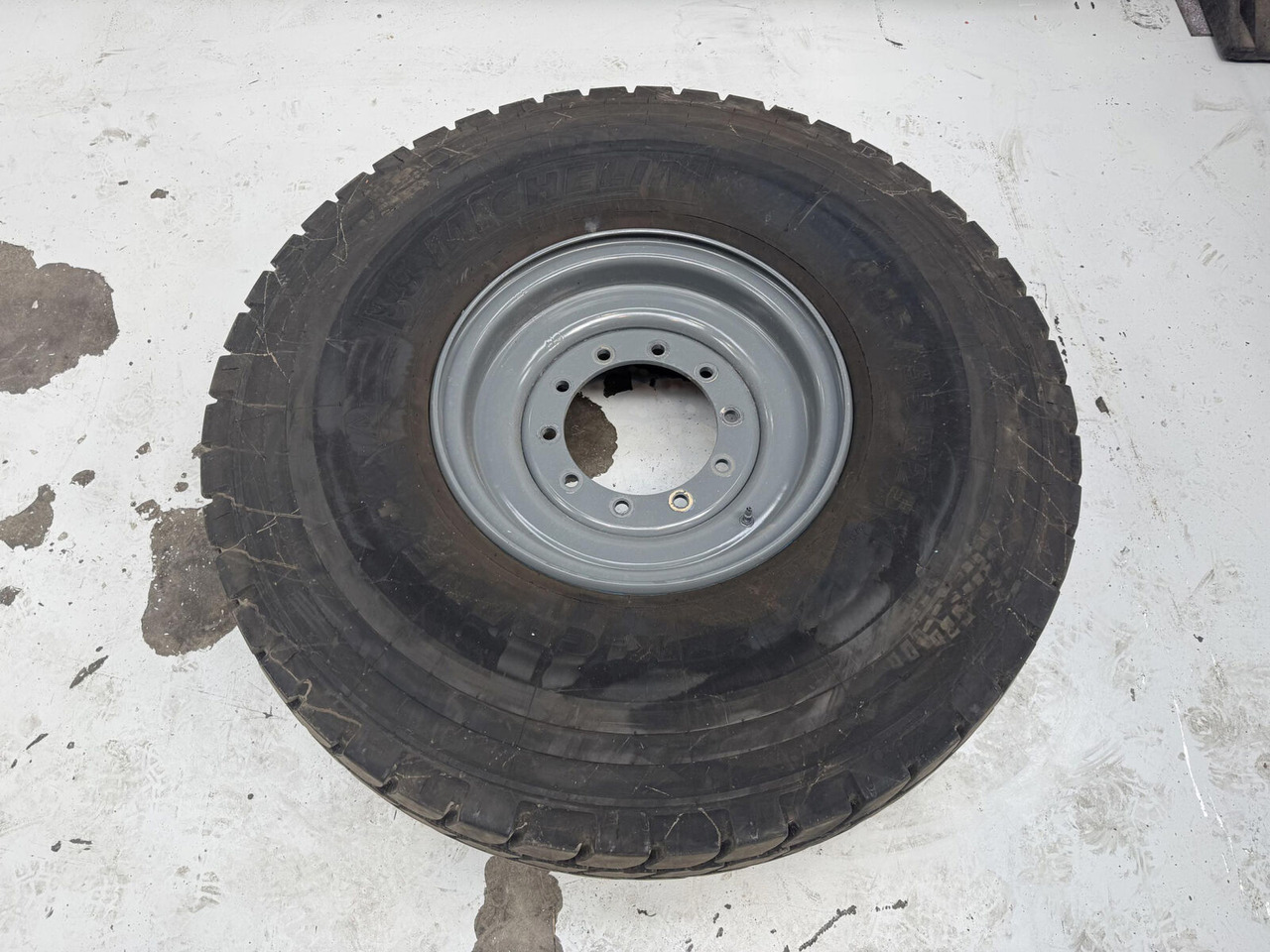 Liebherr Wheel 445/95R25 10 12 1p - Roda completa por Guindaste: foto 1 Liebherr Wheel 445/95R25 10 12 1p - Roda completa por Guindaste: foto 1