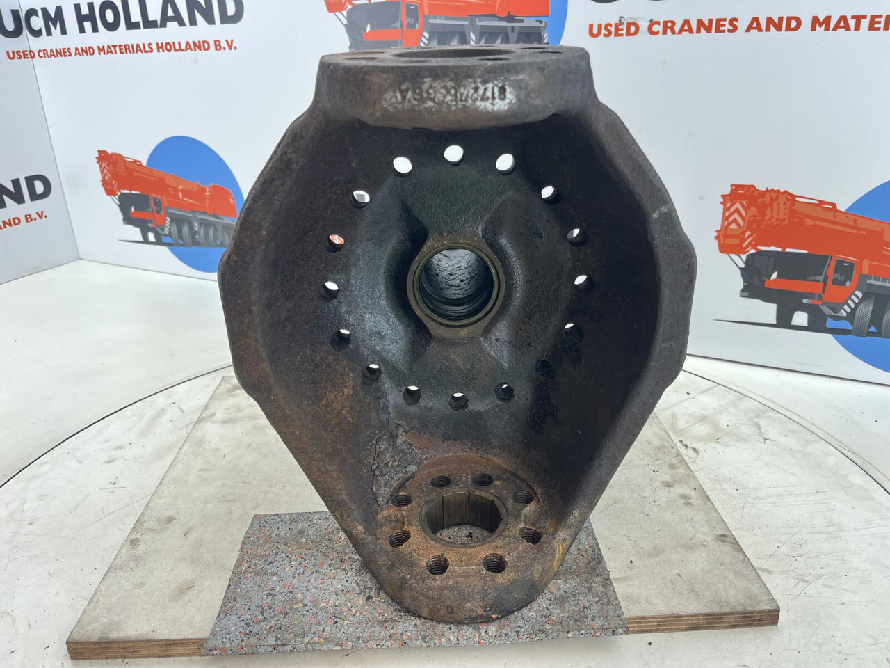 PPM ATT 400 Steering knuckle 16 holes axle 1 - Manga de eixo por Guindaste: foto 5 PPM ATT 400 Steering knuckle 16 holes axle 1 - Manga de eixo por Guindaste: foto 5