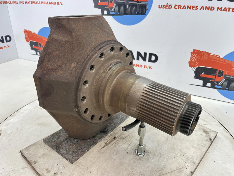 PPM ATT 600 Steering knuckle 16 holes axle 2 - Manga de eixo por Guindaste: foto 3 PPM ATT 600 Steering knuckle 16 holes axle 2 - Manga de eixo por Guindaste: foto 3