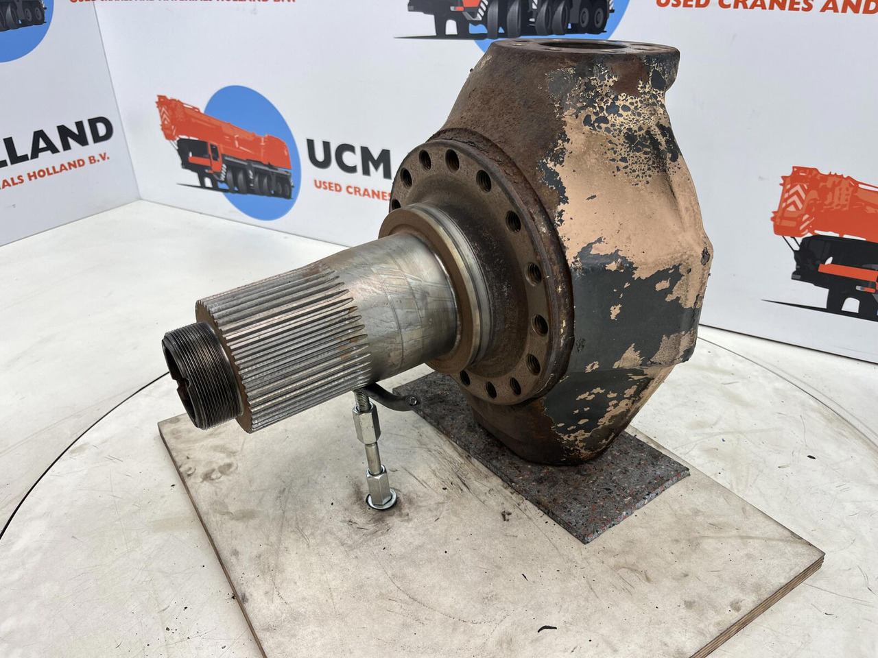 Terex AC 155 steering knuckle 16 holes axle 2 and 3 - Manga de eixo por Grua móvel: foto 1 Terex AC 155 steering knuckle 16 holes axle 2 and 3 - Manga de eixo por Grua móvel: foto 1