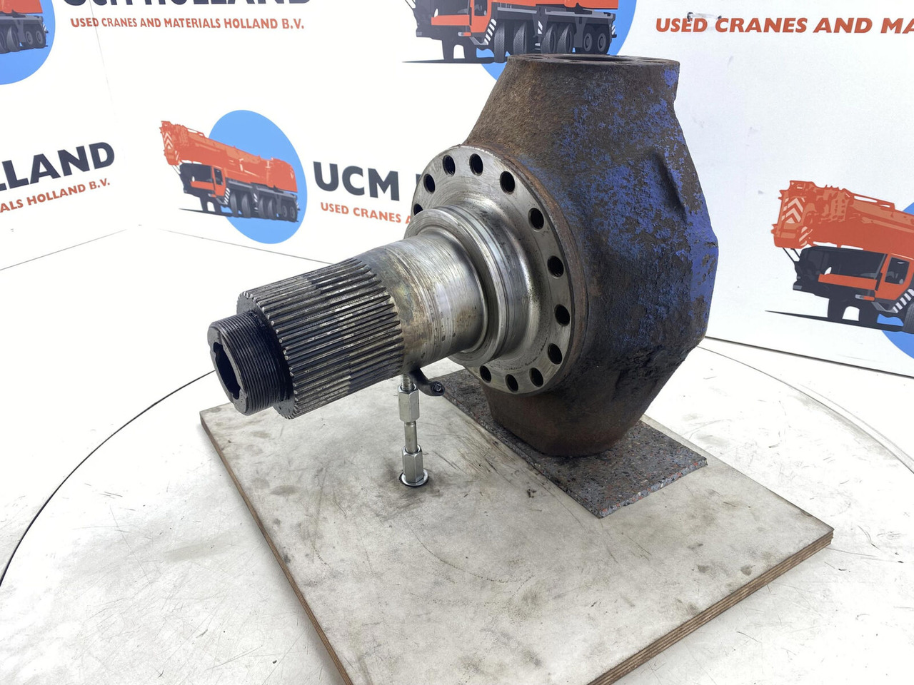 Terex AC 205 Steering knuckle 16 holes - Manga de eixo por Grua móvel: foto 1 Terex AC 205 Steering knuckle 16 holes - Manga de eixo por Grua móvel: foto 1