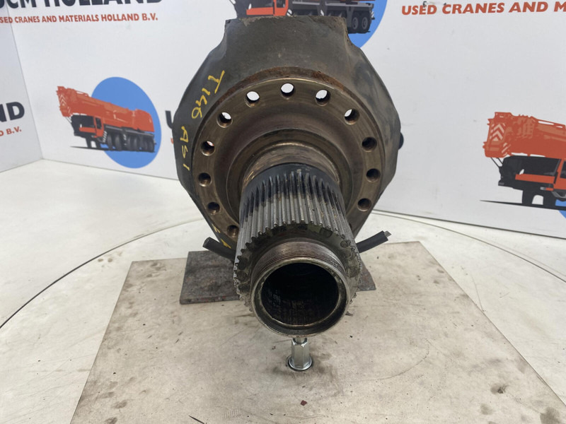 Terex Terex Demag AC 35 Steering knuckle 16 holes axle 1 - Manga de eixo por Guindaste: foto 2 Terex Terex Demag AC 35 Steering knuckle 16 holes axle 1 - Manga de eixo por Guindaste: foto 2