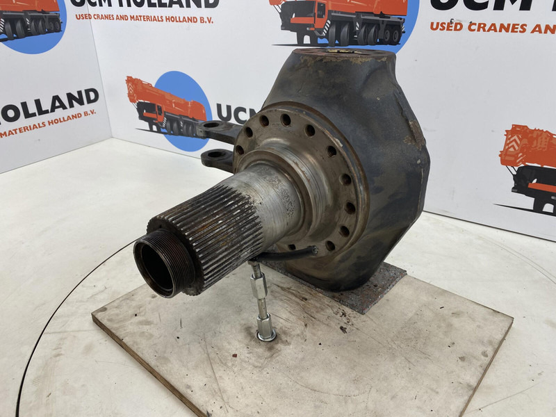 Terex Terex Demag AC 35 Steering knuckle 16 holes axle 2 right - Manga de eixo por Guindaste: foto 1 Terex Terex Demag AC 35 Steering knuckle 16 holes axle 2 right - Manga de eixo por Guindaste: foto 1