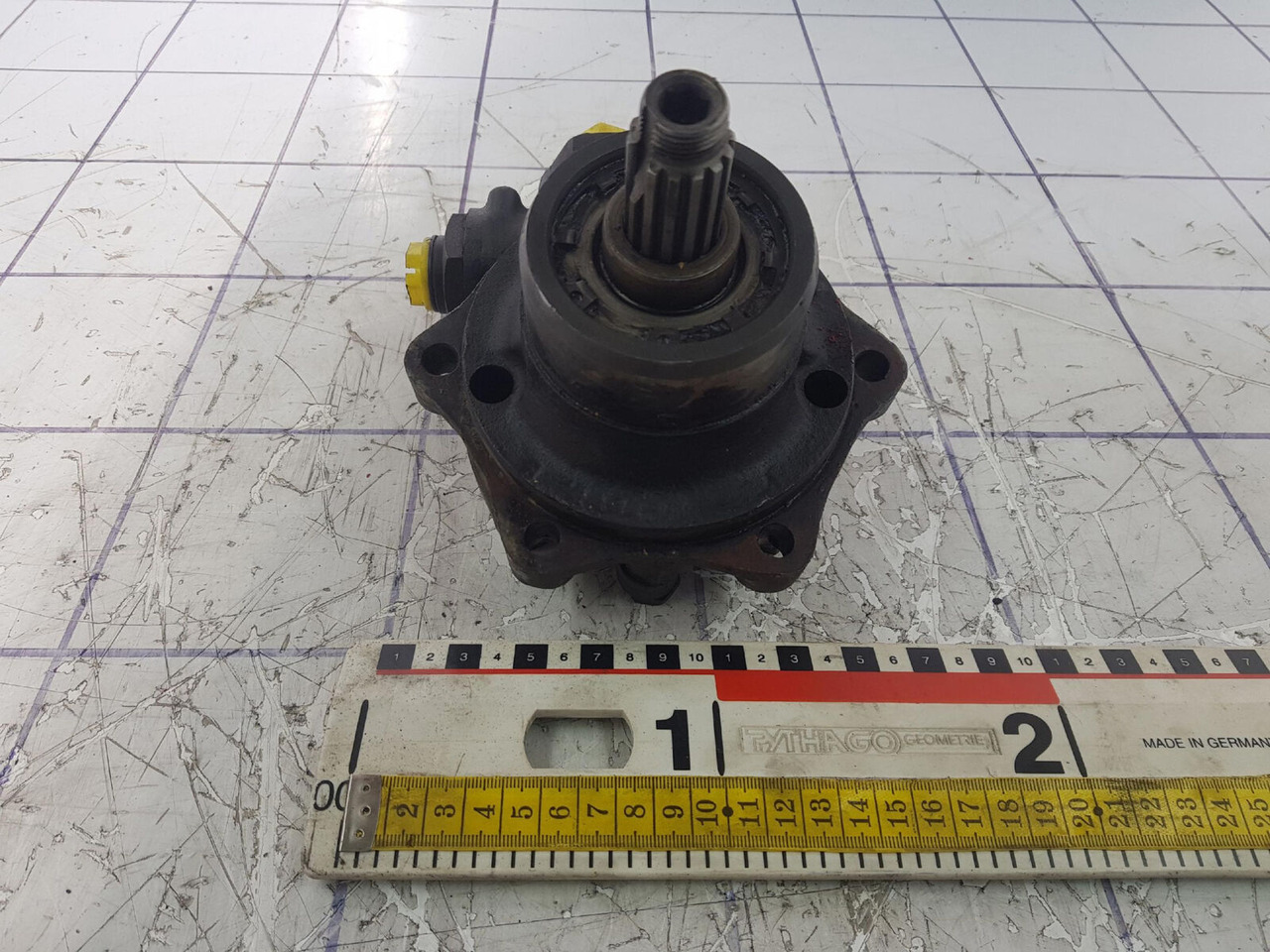ZF steering pump - Bomba de direção por Guindaste: foto 1 ZF steering pump - Bomba de direção por Guindaste: foto 1