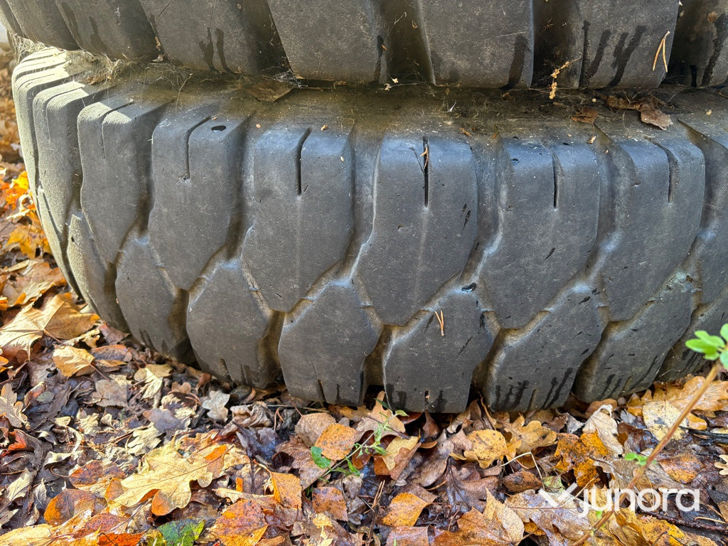 Däck & fälg - Till hjulgrävare Mitas - Roda completa por Máquina de construção: foto 4 Däck & fälg - Till hjulgrävare Mitas - Roda completa por Máquina de construção: foto 4