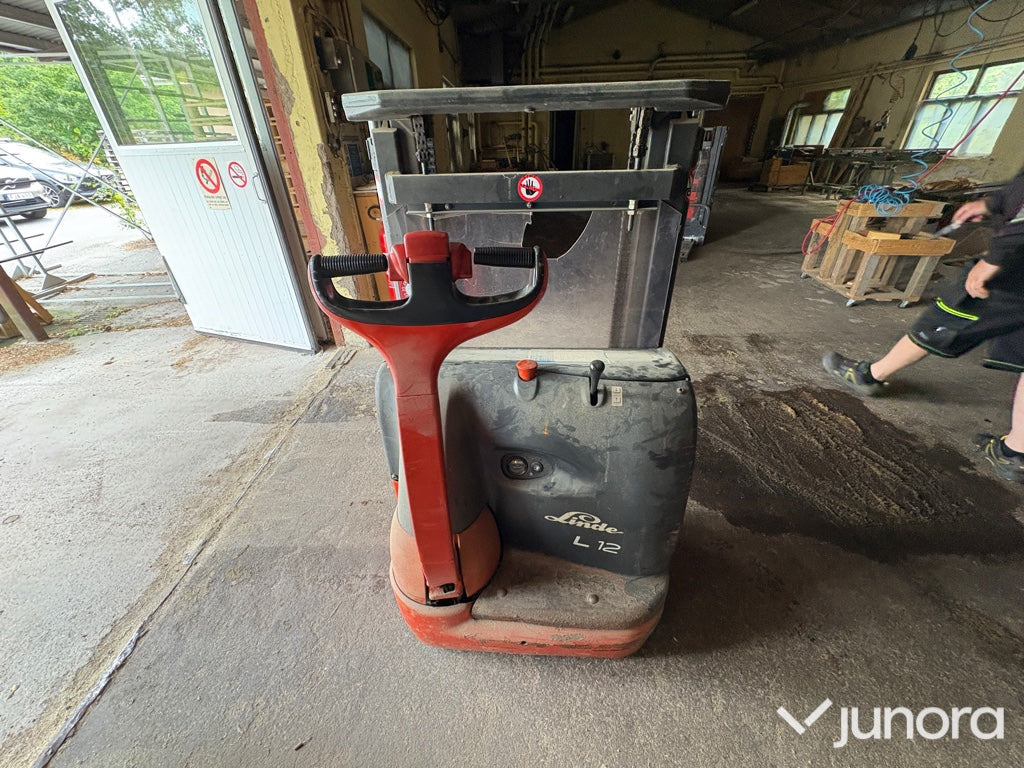 Eltruck Linde L12 - Stacker: foto 2 Eltruck Linde L12 - Stacker: foto 2
