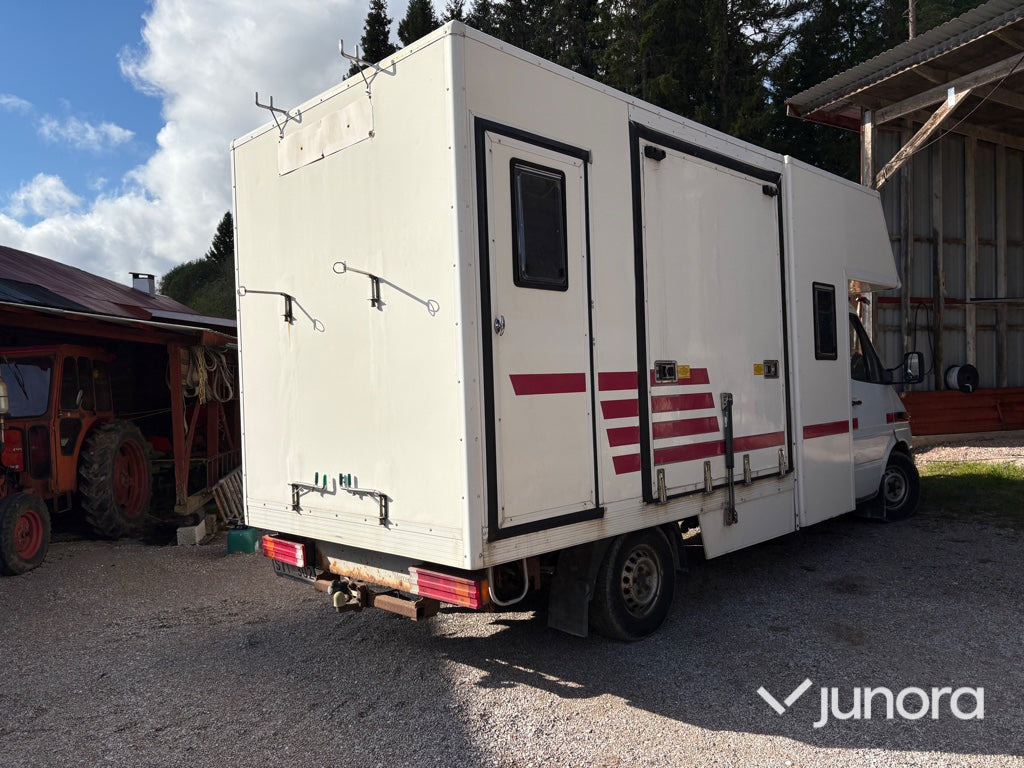 Hästtransport - Mercedes-Benz, 316 CDI - Camião de transporte de cavalos: foto 5 Hästtransport - Mercedes-Benz, 316 CDI - Camião de transporte de cavalos: foto 5