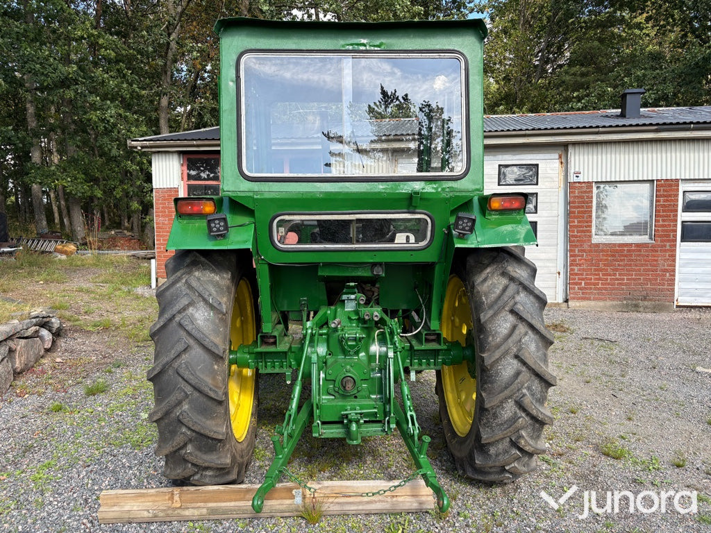 John Deere 2130 - Trator: foto 4 John Deere 2130 - Trator: foto 4
