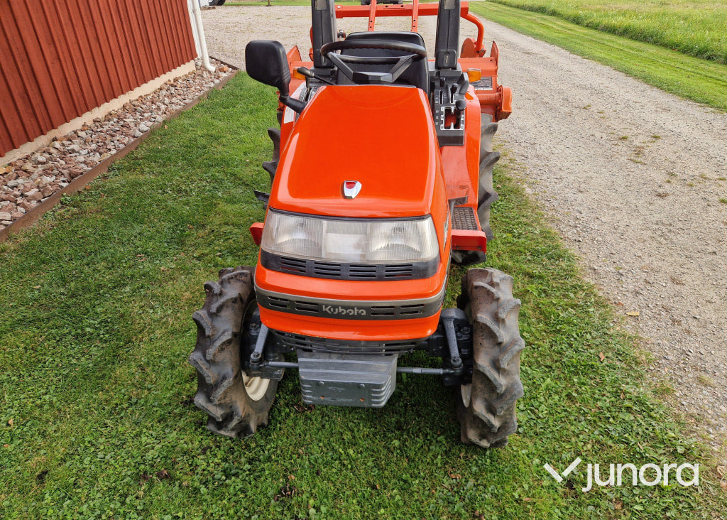 Kompaktraktor Kubota AstePal A-14 - Mini trator: foto 4 Kompaktraktor Kubota AstePal A-14 - Mini trator: foto 4