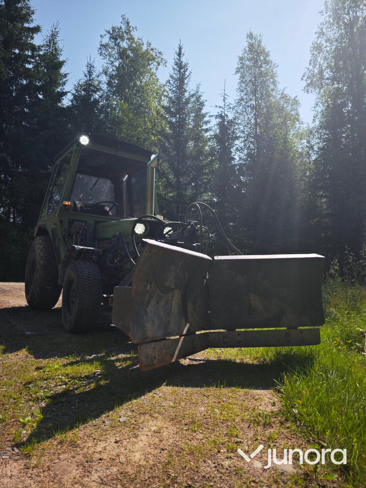 Kompakttraktor Kubota L245DT - Mini trator: foto 2 Kompakttraktor Kubota L245DT - Mini trator: foto 2