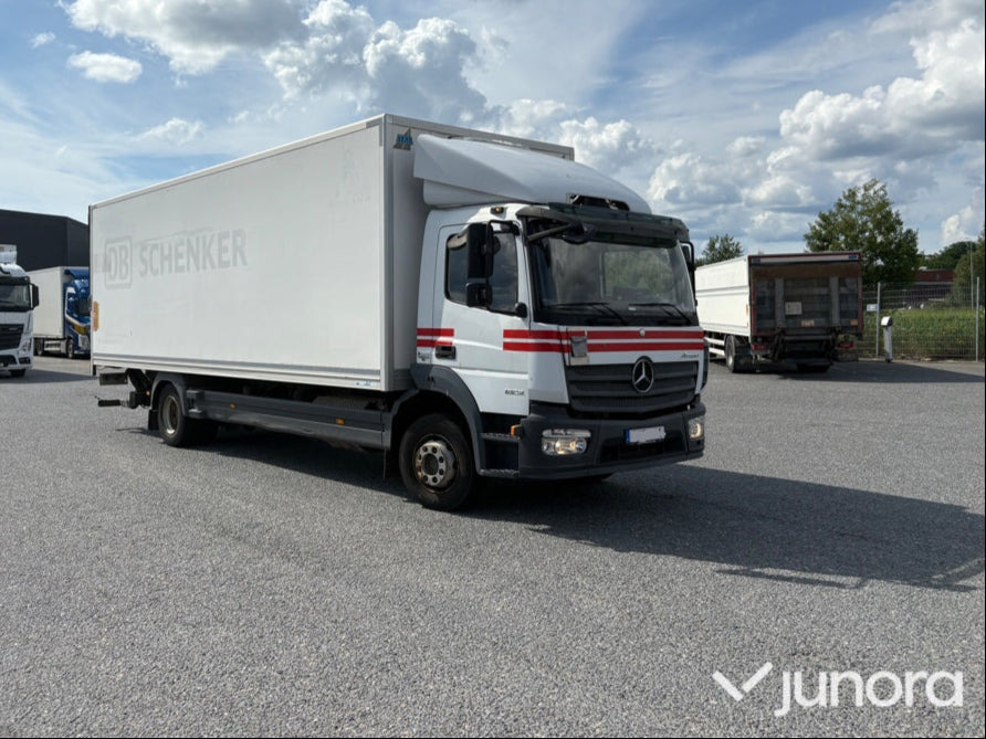 Lastbil Mercedes Atego 1223 - Camião furgão: foto 1 Lastbil Mercedes Atego 1223 - Camião furgão: foto 1