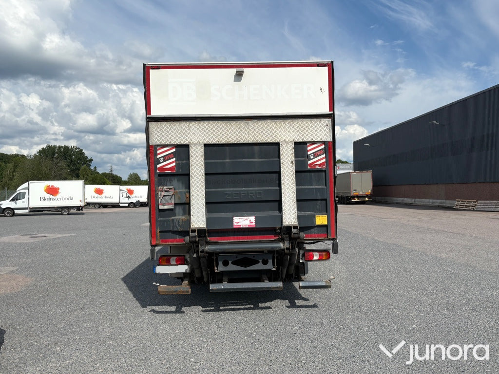 Lastbil Mercedes Atego 1223 - Camião furgão: foto 4 Lastbil Mercedes Atego 1223 - Camião furgão: foto 4