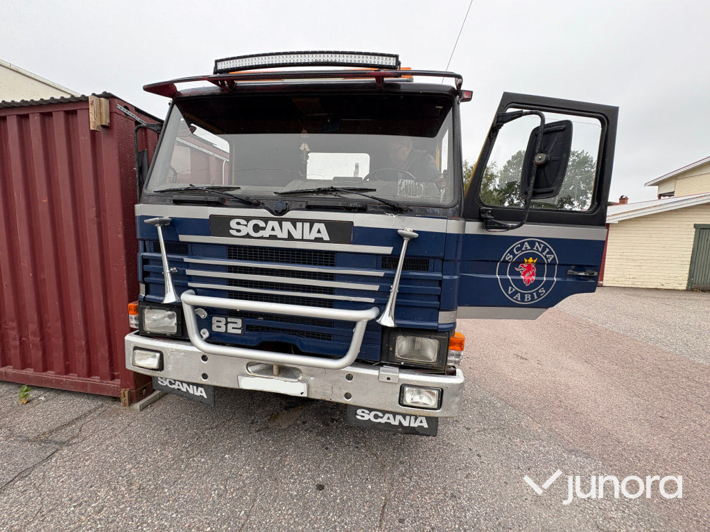 Lastbil - Scania, P82 M 4X2 50 - Camião polibenne: foto 3 Lastbil - Scania, P82 M 4X2 50 - Camião polibenne: foto 3