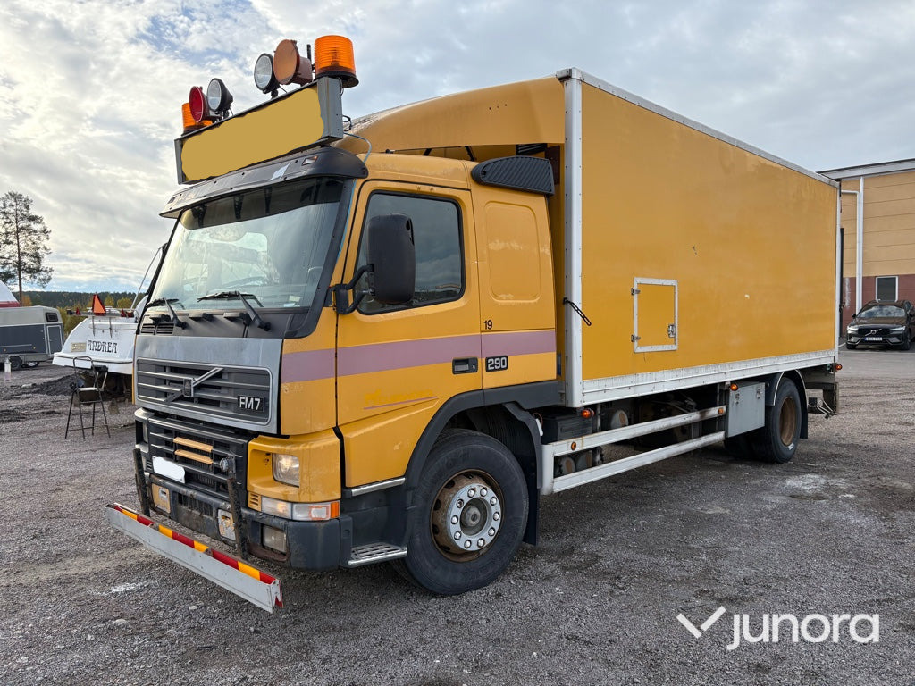 Lastbil Volvo FM7 4X2 - Camião furgão: foto 1 Lastbil Volvo FM7 4X2 - Camião furgão: foto 1