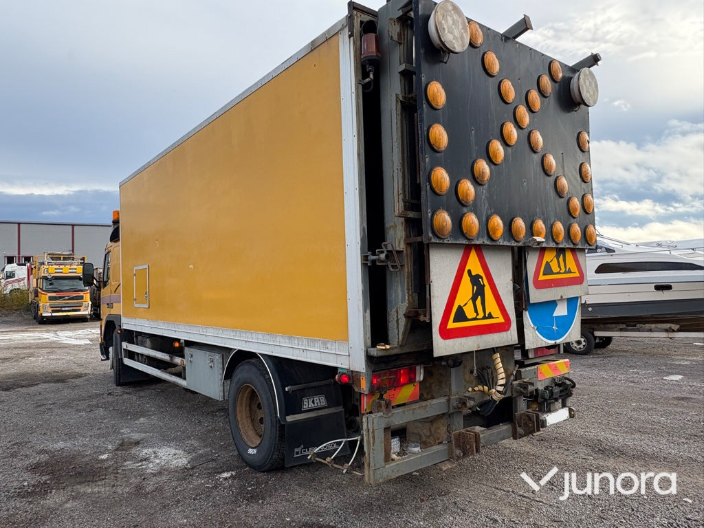 Lastbil Volvo FM7 4X2 - Camião furgão: foto 3 Lastbil Volvo FM7 4X2 - Camião furgão: foto 3