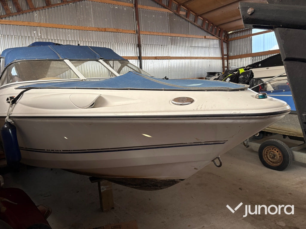 Båt - Campion Allante 545i Bowrider - Máquina de outro: foto 5 Båt - Campion Allante 545i Bowrider - Máquina de outro: foto 5